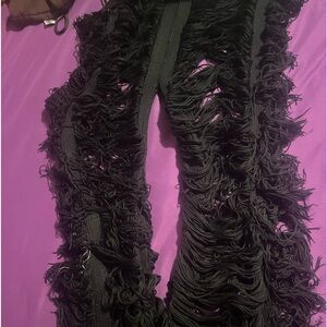 Your legs will show , what needs to be covered will not show thru it❤️